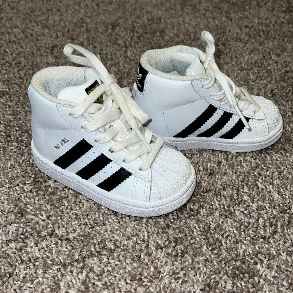Adidas toddler sneakers - Picture 1 of 6